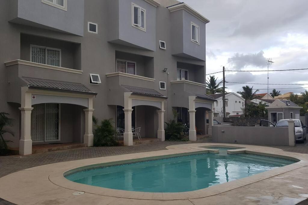 Sunshine Luxurious Villa:4 Mins Walk From Beach Flic-en-Flacq Dış mekan fotoğraf